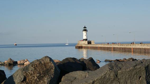 Duluth lighthouse and harbor